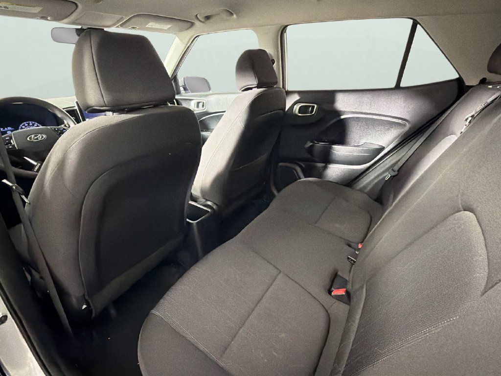 Used 2022 Hyundai Venue SE w/ Cargo Package FWD image 27