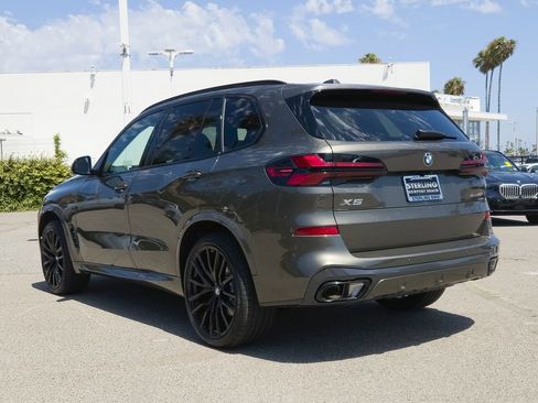 New 2026 BMW X5 xDrive40i w/ M Sport Package AWD/4WD image 17