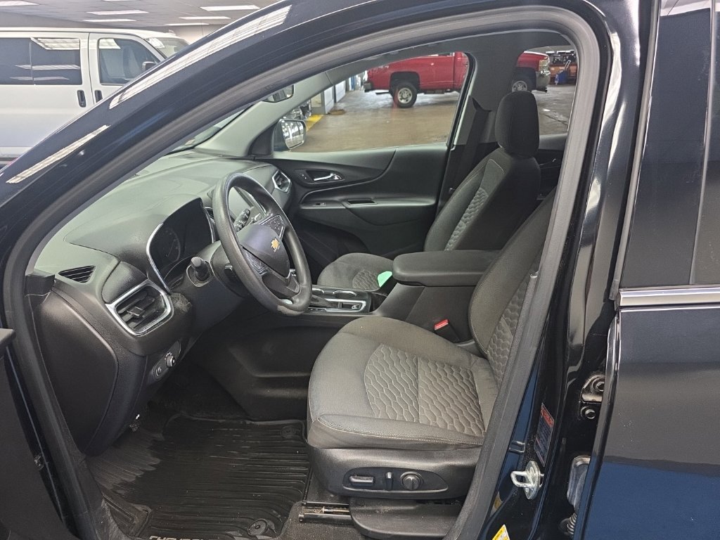 Certified 2018 Chevrolet Equinox LT FWD image 17