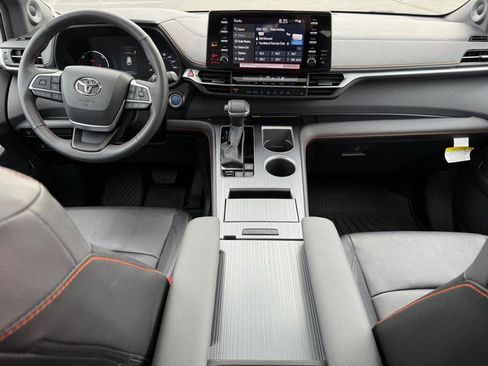 Certified 2024 Toyota Sienna XSE image 13