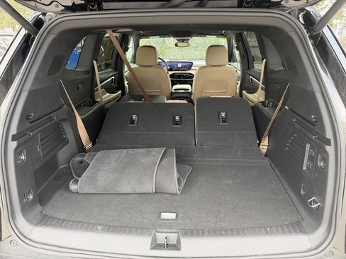 Used 2025 Buick Enclave Preferred w/ Power Package image 37