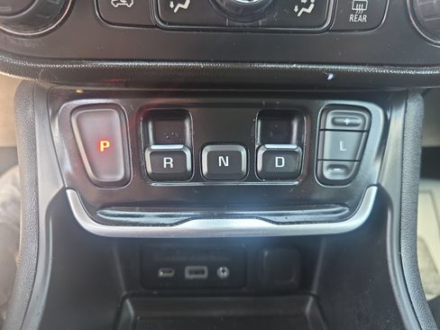 Used 2020 GMC Terrain SLT AWD/4WD image 22