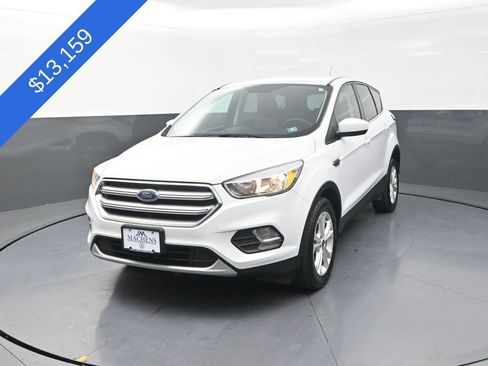 Used 2017 Ford Escape SE AWD/4WD image 4