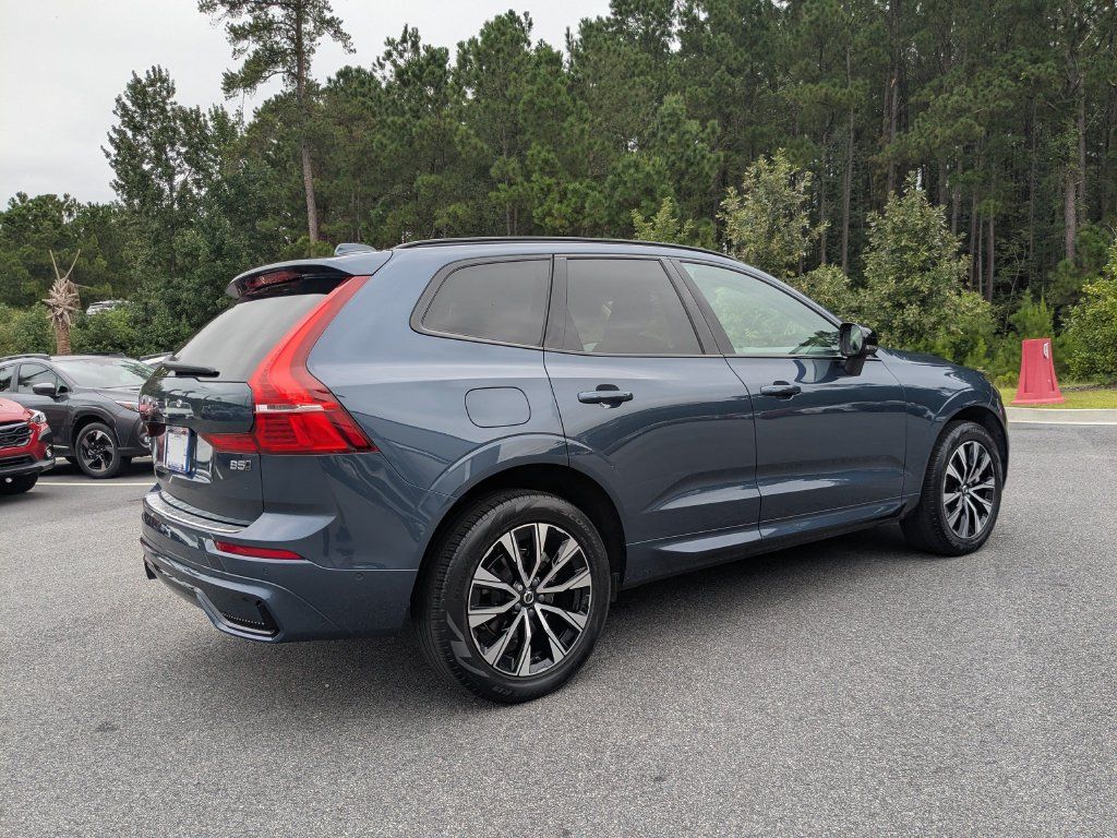 Used 2024 Volvo XC60 B5 Plus w/ Protection Package Premier AWD/4WD image 4