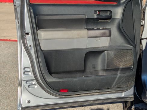 Used 2011 Toyota Tundra 2WD Double Cab w/ SR5 Pkg image 9