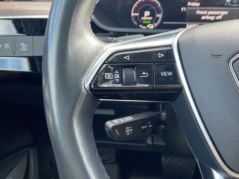 Used 2022 Audi e-tron Premium w/ Convenience Plus Package image 14
