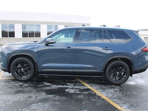 Used 2024 Toyota Grand Highlander XLE image 7