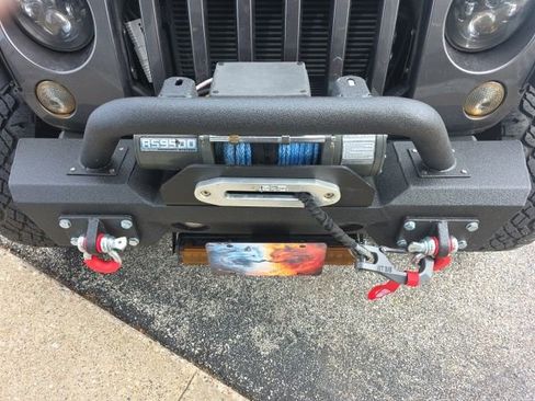 Used 2016 Jeep Wrangler Unlimited Rubicon w/ Connectivity Group AWD/4WD image 6