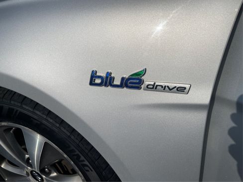 Used 2012 Hyundai Sonata Hybrid w/ Ultimate Pkg FWD image 24
