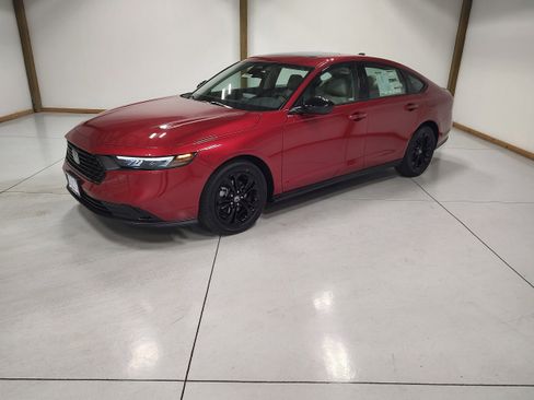 New 2025 Honda Accord SE image 4