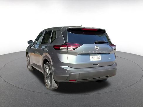 Used 2025 Nissan Rogue SV AWD/4WD image 10