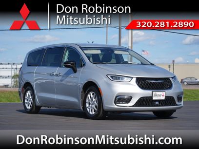 Used 2024 Chrysler Pacifica Touring-L