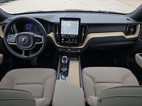 New 2026 Volvo XC60 B5 Plus w/ Climate Package image 9