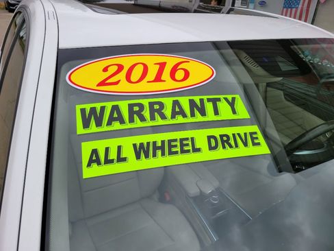 Used 2016 Mercedes-Benz E 350 4MATIC Sedan image 4