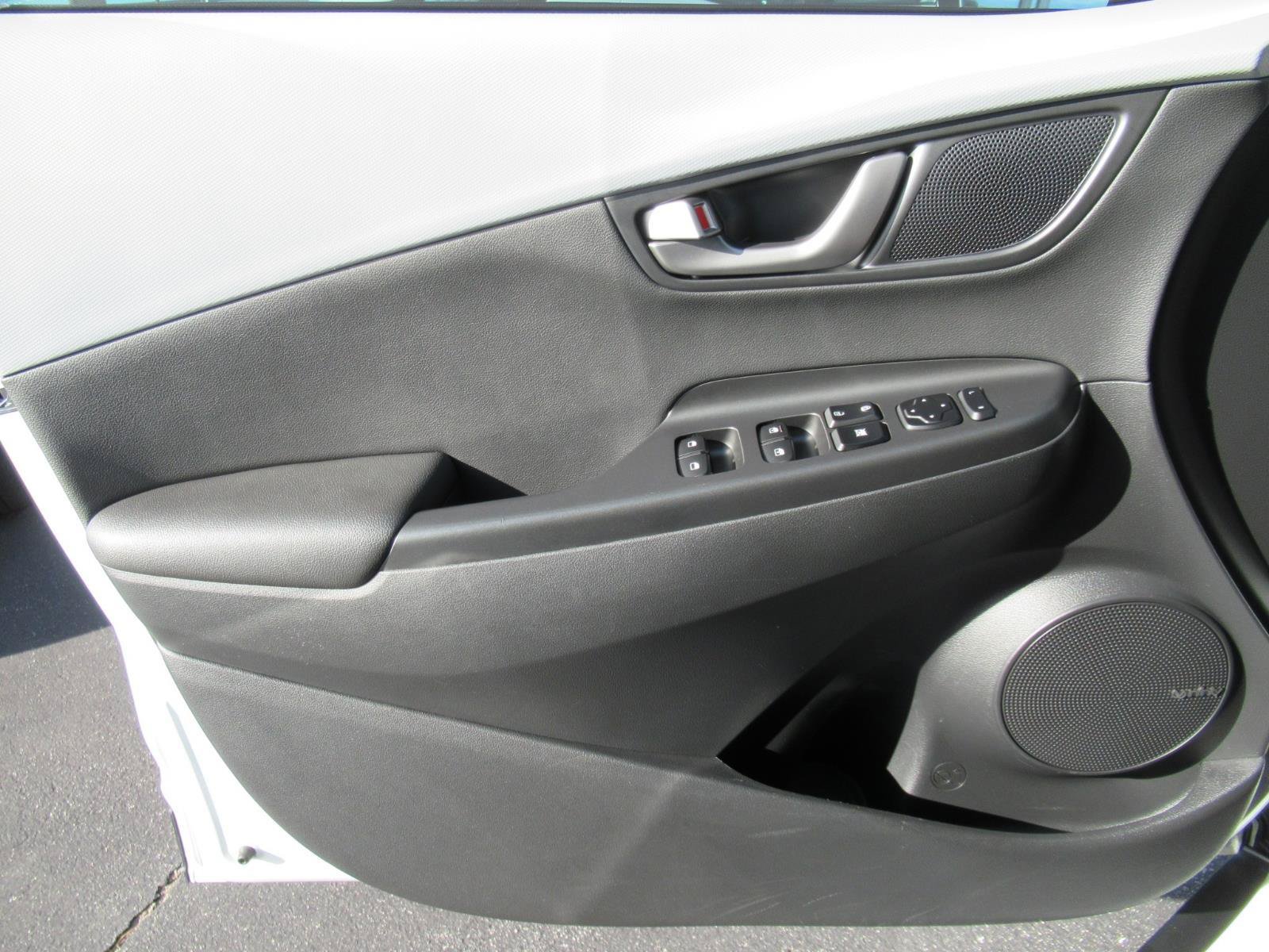 Used 2020 Hyundai Kona Limited FWD image 22