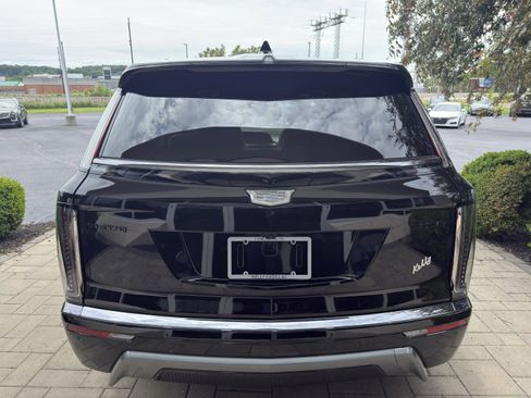 Used 2026 Cadillac Vistiq Sport w/ LPO, Floor Liner Package AWD/4WD image 7