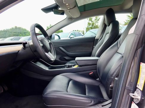 Used 2018 Tesla Model 3 Long Range RWD image 11
