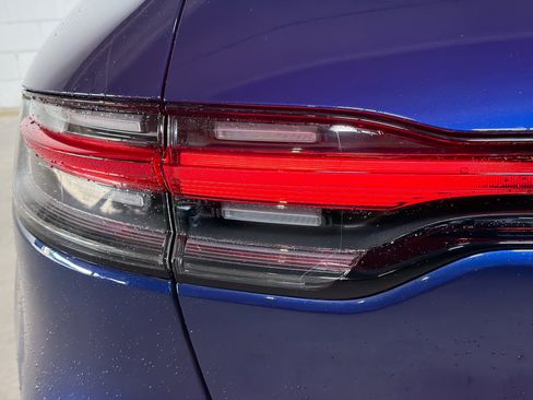 Certified 2026 Porsche Macan AWD/4WD image 11