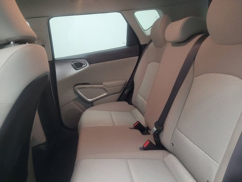 Used 2020 Kia Soul LX FWD image 18