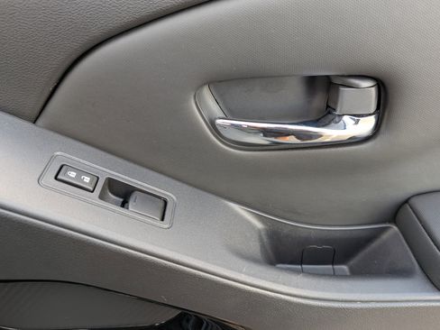 Used 2023 Nissan Frontier SV w/ Midnight Edition Package image 21