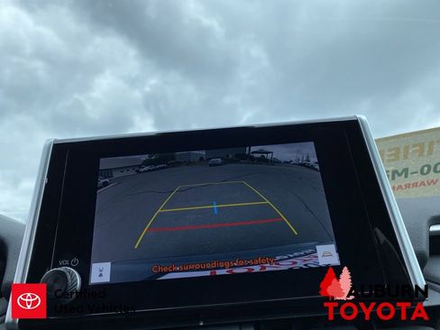 Used 2024 Toyota RAV4 XLE AWD/4WD image 43