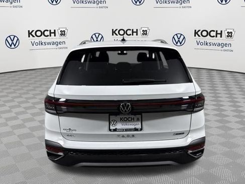 New 2026 Volkswagen Taos SEL image 7
