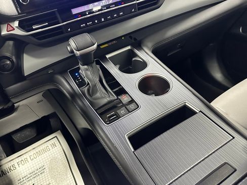 Used 2025 Toyota Sienna XLE image 42