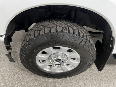 Used 2023 Ford F350 XLT w/ FX4 Off-Road Package image 18