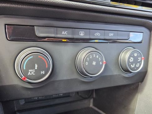 Used 2022 Volkswagen Taos S image 24