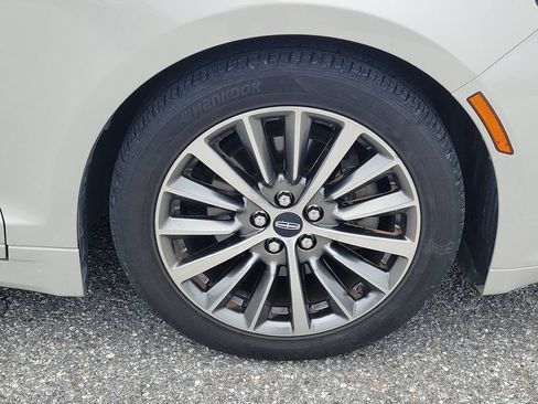 Used 2020 Lincoln MKZ FWD image 6