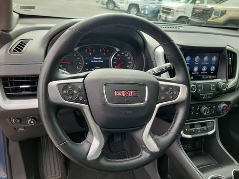 Used 2024 GMC Terrain SLT AWD/4WD image 23
