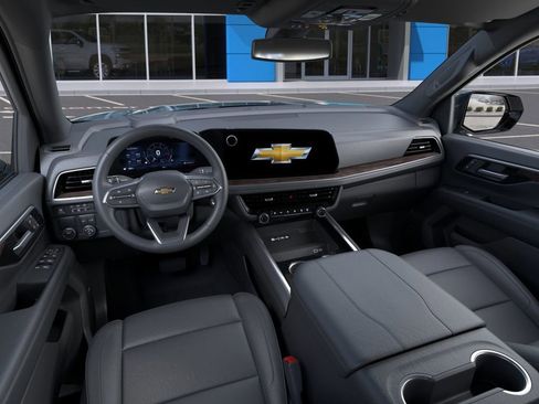 New 2026 Chevrolet Suburban LT RWD image 16