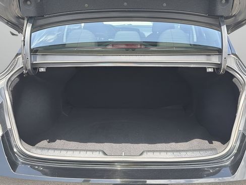 Used 2023 Hyundai Elantra SE FWD image 8