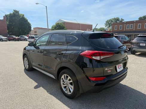Used 2017 Hyundai Tucson SE w/ SE Popular Package 02 AWD/4WD image 7