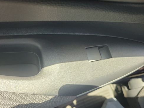 Used 2025 Toyota Corolla LE FWD image 14
