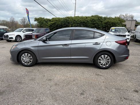 Used 2020 Hyundai Elantra SE w/ Cargo Package (C1) FWD image 8