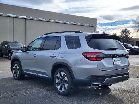 New 2026 Honda Pilot Touring image 5