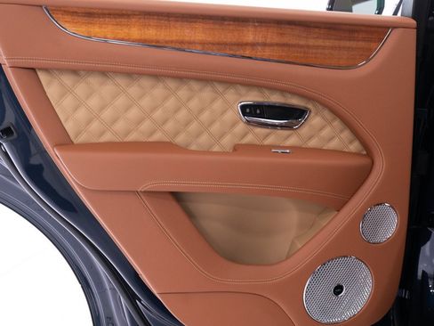 Certified 2021 Bentley Bentayga image 22