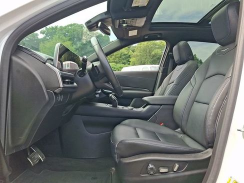 Used 2025 Cadillac XT4 Sport AWD/4WD image 10