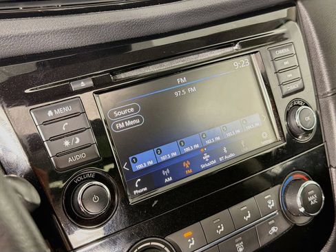 Used 2020 Nissan Rogue SV AWD/4WD image 14