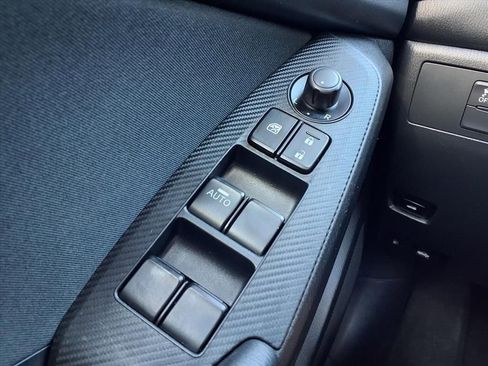 Used 2015 MAZDA MAZDA3 i SV image 4