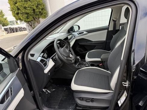 New 2025 Volkswagen Taos SE image 16