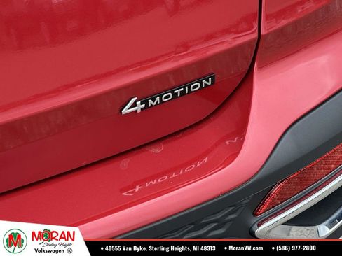 Used 2023 Volkswagen Taos SE w/ Panoramic Sunroof Package AWD/4WD image 11