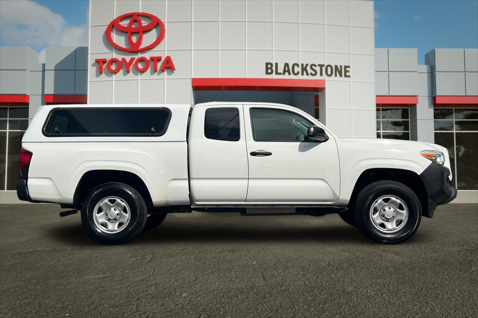 Used 2023 Toyota Tacoma SR RWD image 2