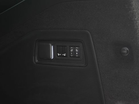 Used 2024 Cadillac Escalade ESV Sport Platinum w/ LPO, ONYX Package image 12