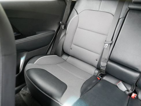 Certified 2021 Kia Niro EX w/ Cold Weather Package FWD image 12