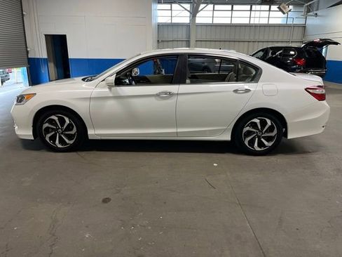 Used 2016 Honda Accord EX-L image 6