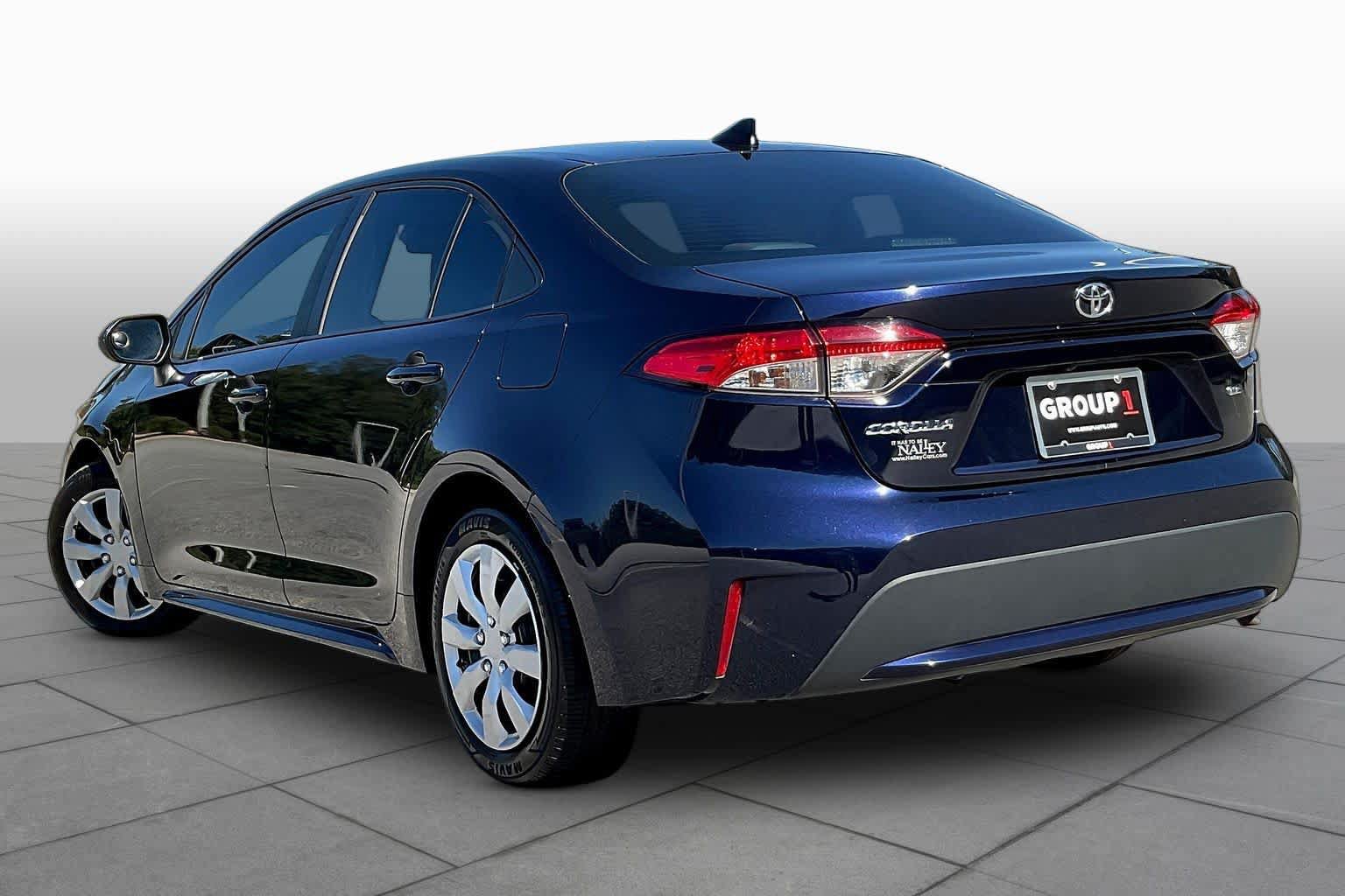 Used 2021 Toyota Corolla LE FWD image 12