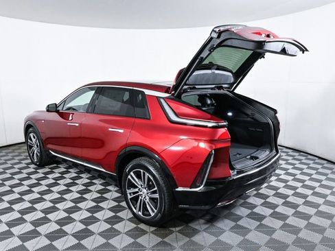 New 2025 Cadillac Lyriq Luxury image 27