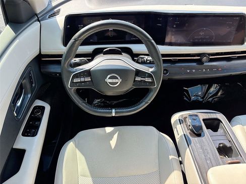 Used 2023 Nissan Ariya FWD image 23